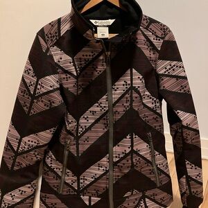 Columbia Activewear Women's Geometric Black and Purple Jacket